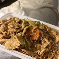 Wish Thai Kitchen - Chicken Pad Thai