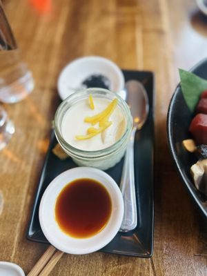 Hachiroku Shokudo & Sake Bar by null