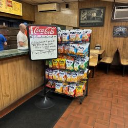 Rocky's New York Pizza - Inside