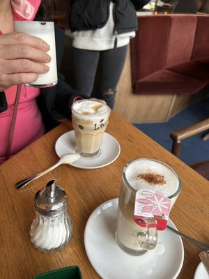 Dresdner Molkerei Gebrüder Pfund GmbH by null