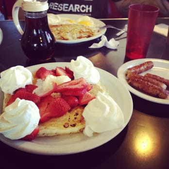 Red Hut Cafe Nevada - Chocolate chip pancake with strawberries - American Near Me - Stateline, Nevada Red Hut Cafe Nevada - Chocolate chip pancake with strawberries - American Near Me - Stateline, Nevada