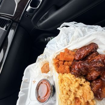 Southern Tree - Bbq wings, Mac and cheese, yam's, cornbread and a hot sauce - Soul Food Near Me - Waterbury, Connecticut Southern Tree - Bbq wings, Mac and cheese, yam's, cornbread and a hot sauce - Soul Food Near Me - Waterbury, Connecticut