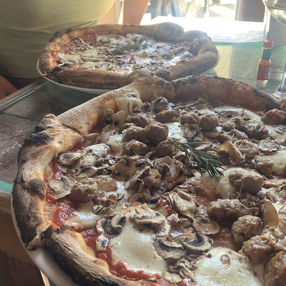 Cafe Reyes - Tule Pizza - Pizza Near Me - Point Reyes Station, California