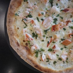 Isola Italian Trattoria - Lobster Pizza