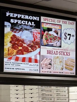 Blondie’s Pizza by null