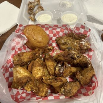 Rozay's Wingz - 10 Lemon pepper & 10 ranch dry rub wings - Chicken Wings Near Me - Tulsa, Oklahoma Rozay's Wingz - 10 Lemon pepper & 10 ranch dry rub wings - Chicken Wings Near Me - Tulsa, Oklahoma
