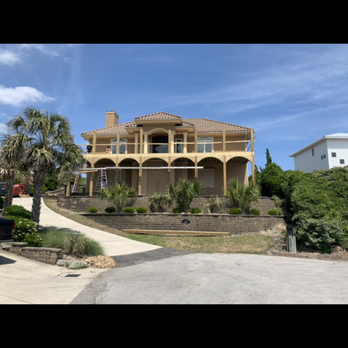 Buchanan Custom Carpentry - Custom deck and archways - Carpenters Near Me Buchanan Custom Carpentry - Custom deck and archways - Carpenters Near Me