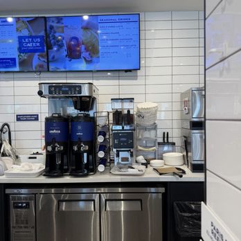 Paris Baguette - Coffee station - Bakeries Near Me - Thornhill, Ontario Paris Baguette - Coffee station - Bakeries Near Me - Thornhill, Ontario