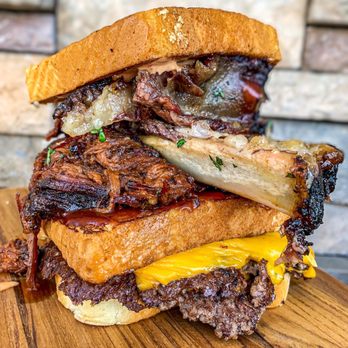 Smoke & Fire Social Eatery - The Mac Rib Sandwich (IG: @foodwithbros) - Comfort Food Near Me - Paramount, California