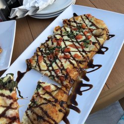 Ebb Tide Poolside bar & grill - Margherita Flatbread