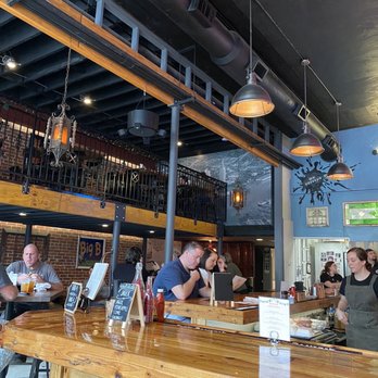Squid Ink Eclectic Eats & Drinks - Grabbing a bite for lunch - Gastropubs Near Me - Mobile, Alabama
