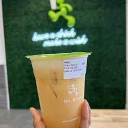 Mr. Wish - Wish Special Fruit Tea medium size, less ice, 60% sugar