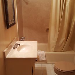 The Courtyards Unit 1 bath