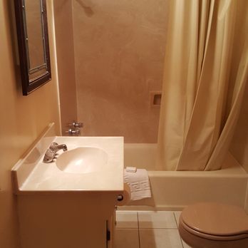 The Courtyards On Royal - The Courtyards Unit 1 bath - Hotels Near Me - New Orleans, Louisiana