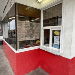 Woody's Drive-In - The order window