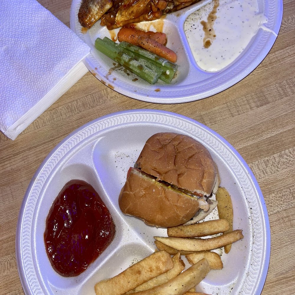 Alex's Tavern - Burger, wings - Dive Bars Near Me - Memphis, Tennessee Alex's Tavern - Burger, wings - Dive Bars Near Me - Memphis, Tennessee