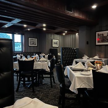 The Union House - Dining Room - American Near Me - Genesee Depot, Wisconsin The Union House - Dining Room - American Near Me - Genesee Depot, Wisconsin