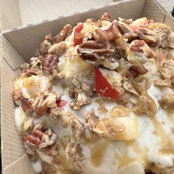 Cinnaholic - Caramel apple pie cinnamon roll - Bakeries Near Me - Gambrills, Maryland