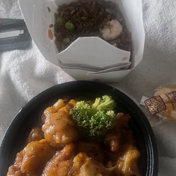 Chow Wok - H2. General Tso Chicken and F5. Shrimp Fried Rice - Chinese Near Me - Houston, Texas