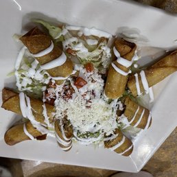 a plate of mexican food a plate of mexican food
