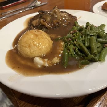 Bob Evans - Chopped steak w mash and green beans - American Near Me - Breezewood, Pennsylvania Bob Evans - Chopped steak w mash and green beans - American Near Me - Breezewood, Pennsylvania