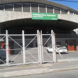 Polideportivo Carlos Cerutti - Las boleterias, y los ingresos a platea y popular.