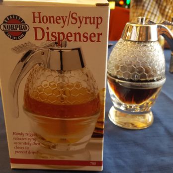 Kilmarnock Inn - Syrup Dispenser - Bed & Breakfast Near Me - Kilmarnock, Virginia