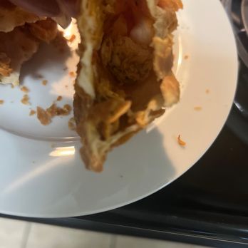 Capricho’s - I was here a few weeks ago and the empanadas were full and good!! Sadly no I was here yesterday and they sold me three empty a$$ empanadas!! - Dominican Near Me - Tampa, Florida