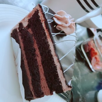 Layered Cakerie - Bakeries Near Me - Montclair, California