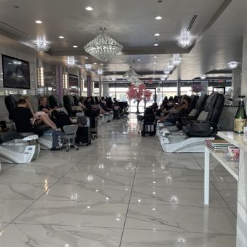 French Nails Luxury Spa & Bar - Nail Salons Near Me - Dallas, Texas