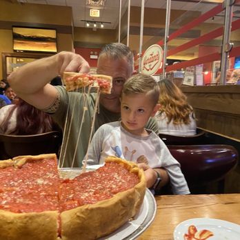Giordano's - Deep Dish Pizza - Pizza Near Me - Chicago, Illinois