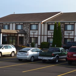 Sky Lodge Inn & Suites