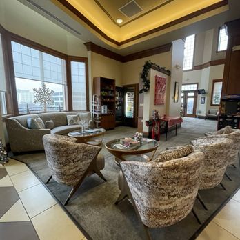 Holiday Inn Express Spokane-Downtown - Lounge area by check-in @ Holiday Inn. - Hotels Near Me - Spokane, Washington Holiday Inn Express Spokane-Downtown - Lounge area by check-in @ Holiday Inn. - Hotels Near Me - Spokane, Washington