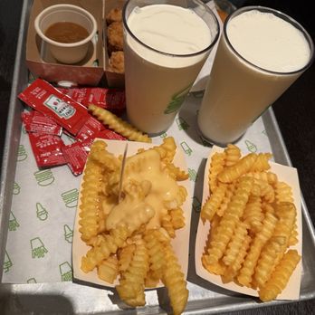 Shake Shack - Fries, cheese fries, vanilla shakes, chicken bites and shack burger. - Burgers Near Me - Hong Kong, HK