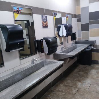 Love's Travel Stop - Sink area - Gas Stations Near Me - Mossy Head, Florida Love's Travel Stop - Sink area - Gas Stations Near Me - Mossy Head, Florida