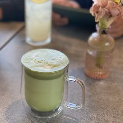 Vibe Cafe - Matcha latte