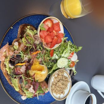 Hôtel Monville - A Salmon breakfast option - Hotels Near Me - Montreal, Quebec Hôtel Monville - A Salmon breakfast option - Hotels Near Me - Montreal, Quebec