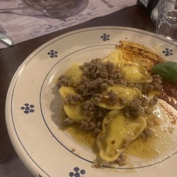 Trattoria del Caveoso - Spicy ravioli with sausage basil ricotta with a soft twist of delicate and tasteful spices garnished with a spicy spread. - Italian Near Me - Matera, Montana