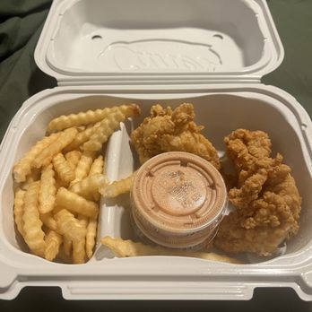 Raising Cane's Chicken Fingers - 3 finger combo, the chicken fingers way smaller then usual & they forgot my texas toast. - Fast Food Near Me - Gresham, Oregon Raising Cane's Chicken Fingers - 3 finger combo, the chicken fingers way smaller then usual & they forgot my texas toast. - Fast Food Near Me - Gresham, Oregon