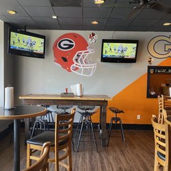 The 4th Out Sports Bar & Grill