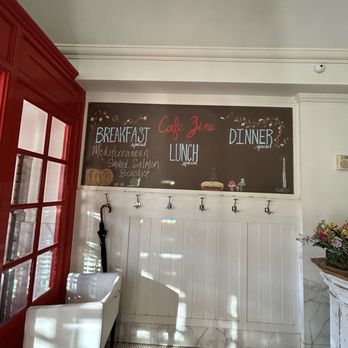 Cafe Zinc - Welcoming entrance - French Near Me - Midland, Michigan