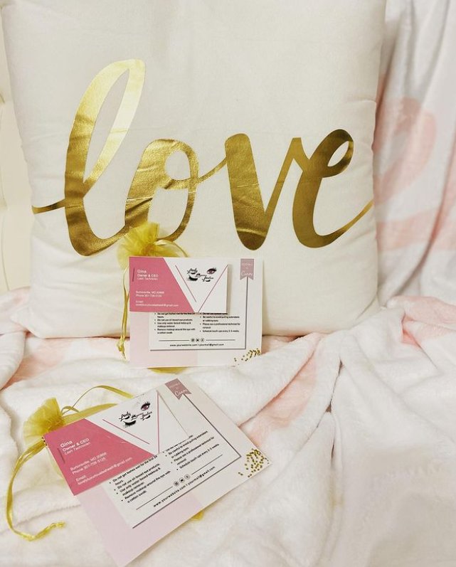 Lovely Luxurious Lashes Logo