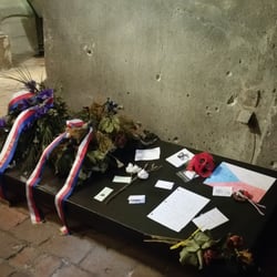 Narodní památník hrdinů Heydrichiady - Remembrances Left at Narodni Pamatnik Hrdinu Heydrichiady
