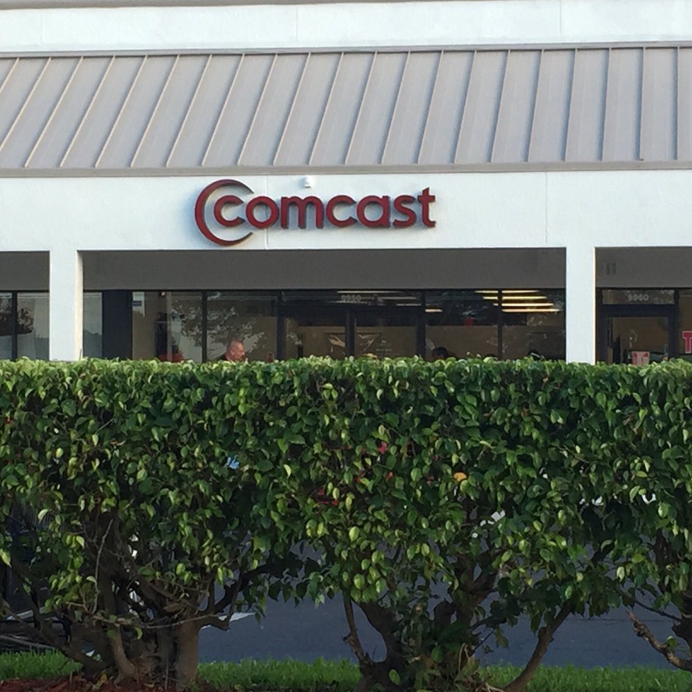 Comcast Service Center - Front door - Internet Service Providers Near Me - Pembroke Pines, Florida Comcast Service Center - Front door - Internet Service Providers Near Me - Pembroke Pines, Florida