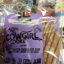 Giant Eagle - 4/15 moldy expired cookies for sale, bakery staff didn't care since it wasn't one of their in house cookies
