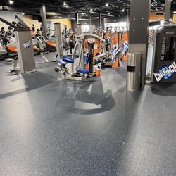 Crunch Fitness - Lancaster PA - Work out machine