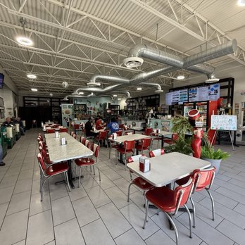 Burger Fresh & More - Dining room - Burgers Near Me - Conroe, Texas
