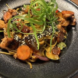 Yakisoba Bowl with chicken