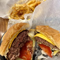 The Sports Center - Thanks, Ms Sandi for hand packing some huge Patties and was perfect medium  grilled. !