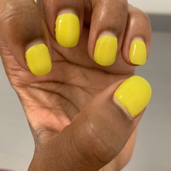 Classy Nails and Spa Wheaton - Bulgey and sloppy shape - Nail Salons Near Me - Wheaton, Illinois